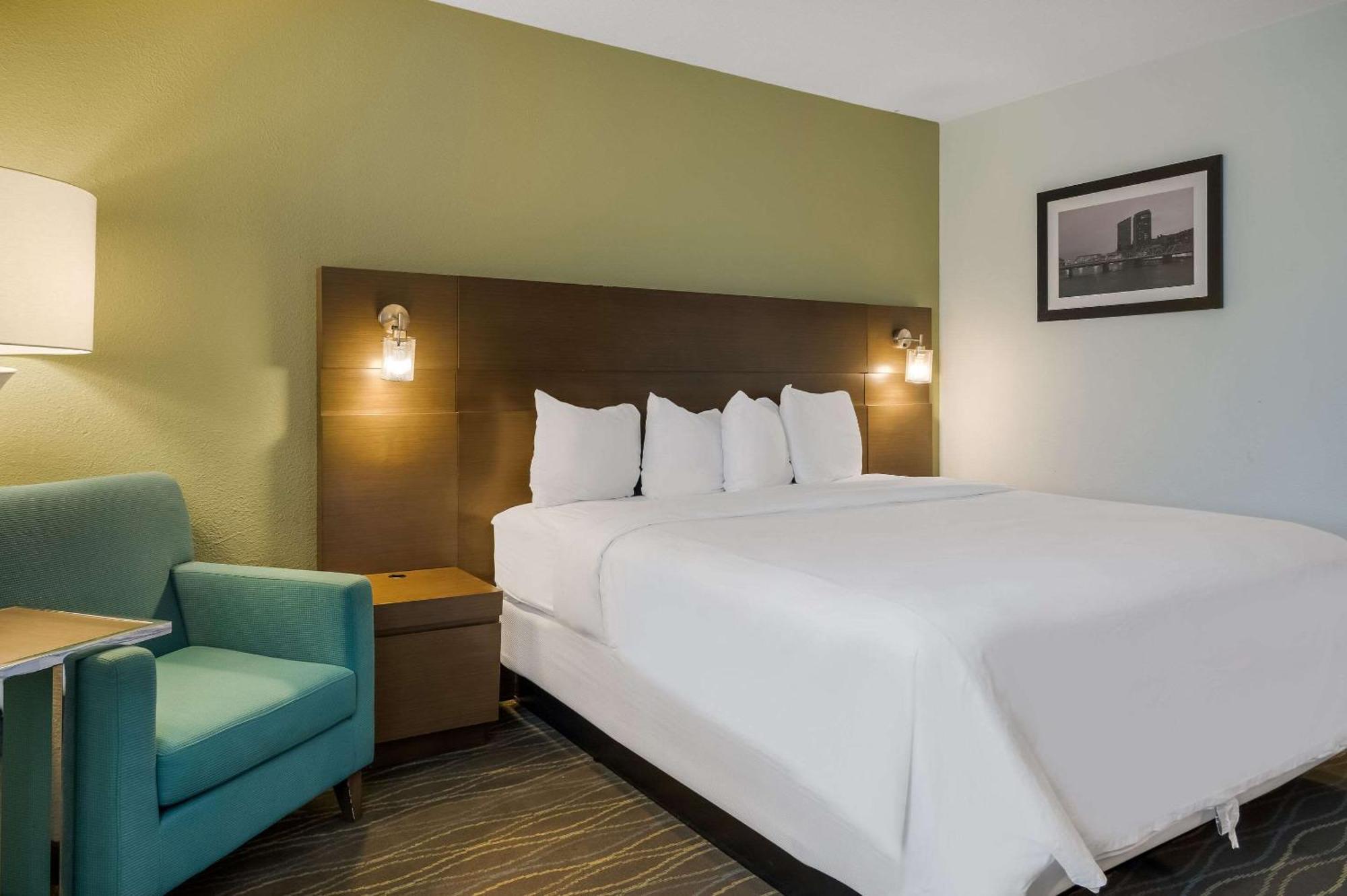 Radisson Hotel Grand Rapids Riverfront Exterior foto